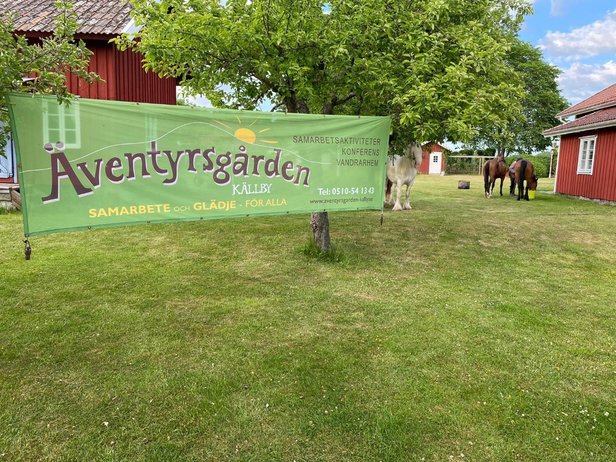 Aeventyrsgardens Vandrarhem, Kinnekulle Källby Exterior foto