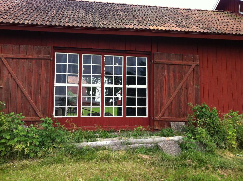 Aeventyrsgardens Vandrarhem, Kinnekulle Källby Exterior foto