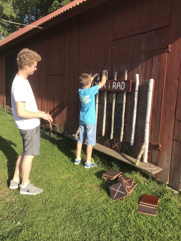 Aeventyrsgardens Vandrarhem, Kinnekulle Källby Exterior foto